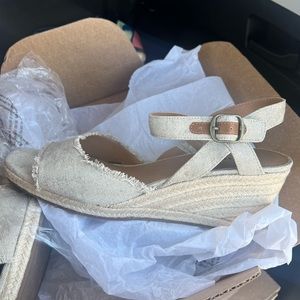 Brand New Lucky Brand Miranda Wedge sandals, size 12W